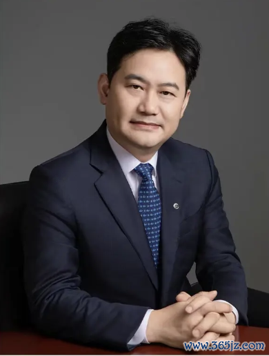 怎么申请杠杆炒股 招行料理层生变：迎来两位新副行长，展望将酿成“一正六副”模样